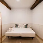 Main Street Mayor-nagusi With Ac Apartment